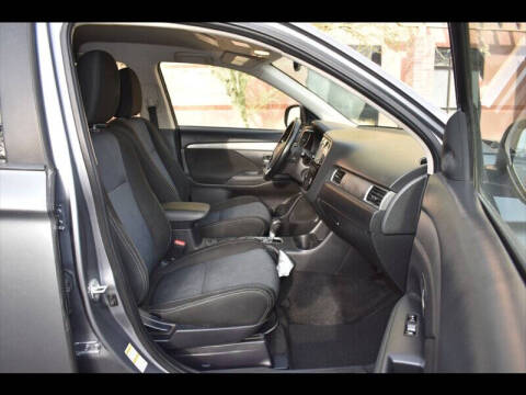 2016 Mitsubishi Outlander SE