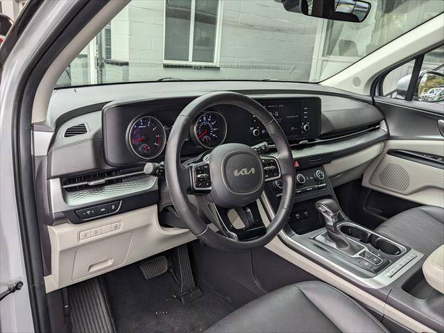 2022 Kia Carnival LX