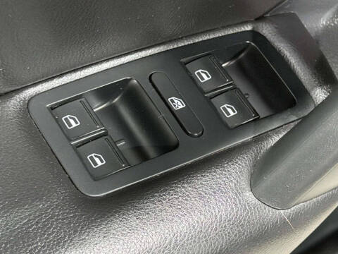 2015 Volkswagen Passat 1.8T SE