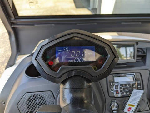 2024 Bintelli BEYOND 6PR LIFTED LITHIUM 105-