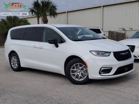 2024 Chrysler Pacifica for sale at GATOR'S IMPORT SUPERSTORE in Melbourne FL