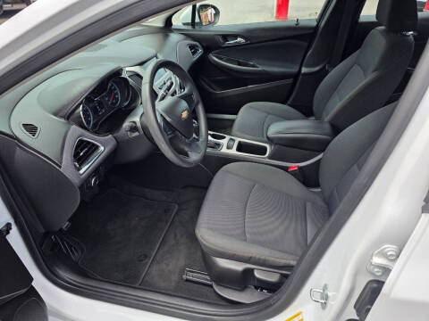 2018 Chevrolet Cruze LS Auto