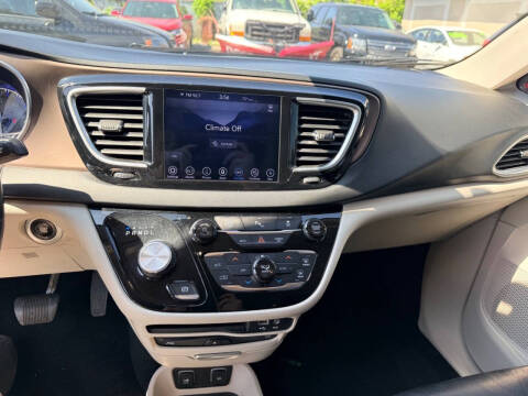 2018 Chrysler Pacifica Touring L Plus