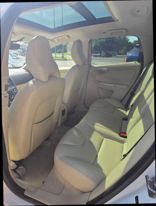 2015 Volvo XC60 T5 Drive-E Premier