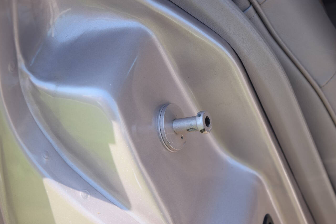 1991 Cadillac Brougham 143