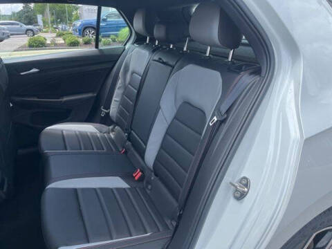 2025 Volkswagen Golf GTI SE