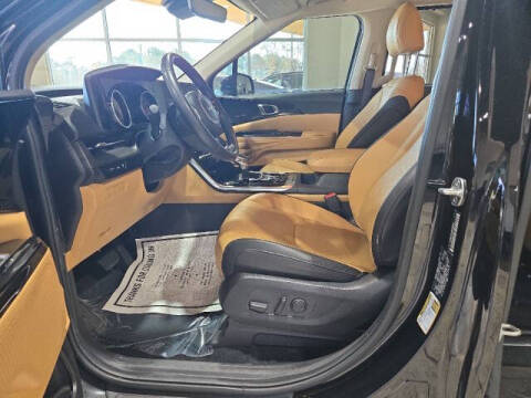 2023 Kia Carnival EX