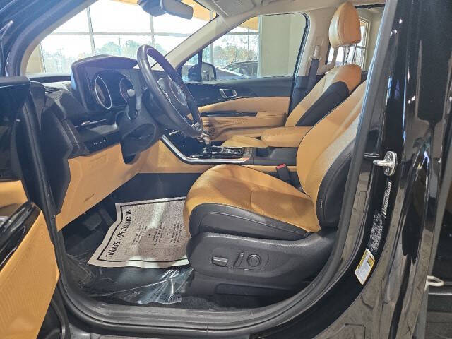 2023 Kia Carnival EX