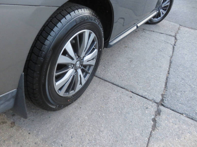 2017 Nissan Pathfinder S