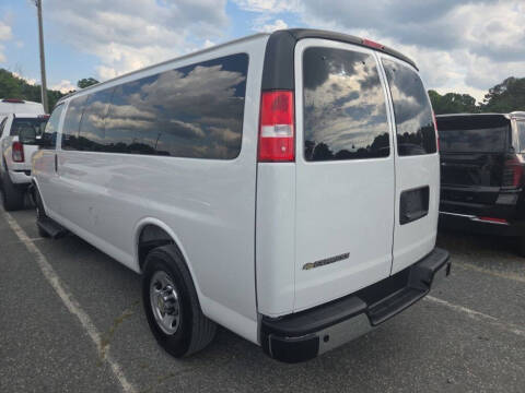 2025 Chevrolet Express LT 3500