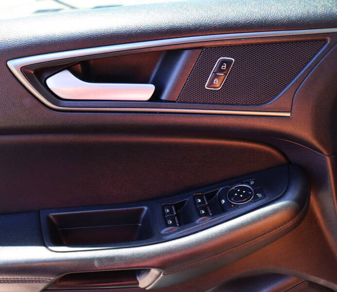 2020 Ford Edge SE