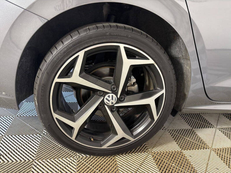 2020 Volkswagen Passat R-Line