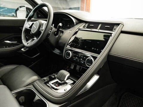 2024 Jaguar E-PACE P250 R-Dynamic SE