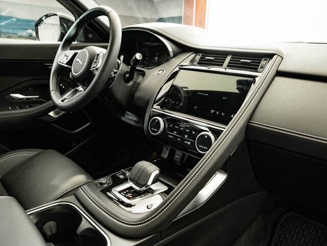 2024 Jaguar E-PACE P250 R-Dynamic SE