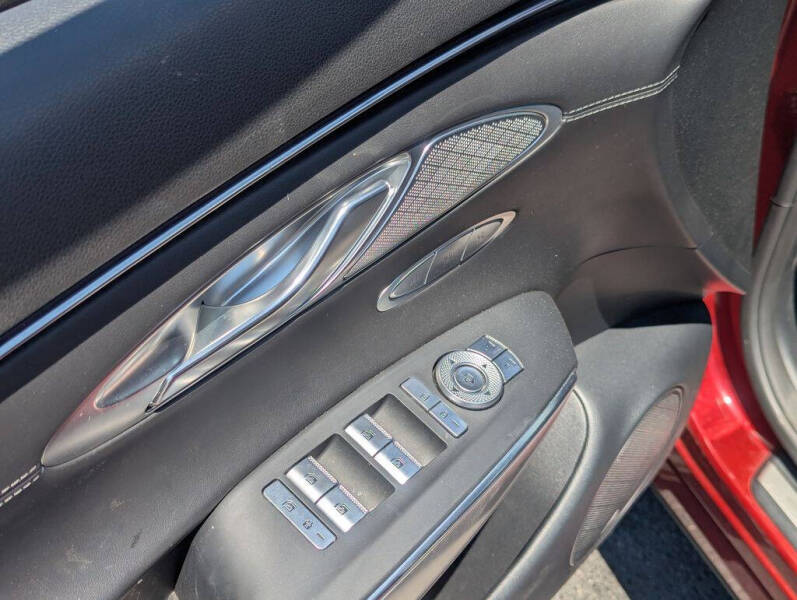 2023 Genesis GV70 2.5T Standard