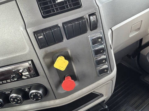 2016 Peterbilt 579 Road 579 Road Tractor