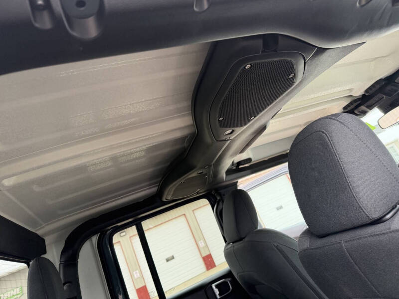 2024 Jeep Gladiator Sport S