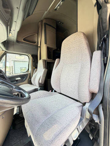2013 Freightliner Cascadia