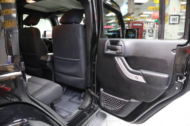 2012 Jeep Wrangler Unlimited Sahara