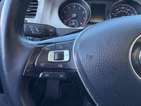 2015 Volkswagen Golf TSI SE