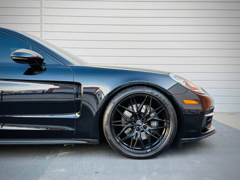 2017 Porsche Panamera 4S