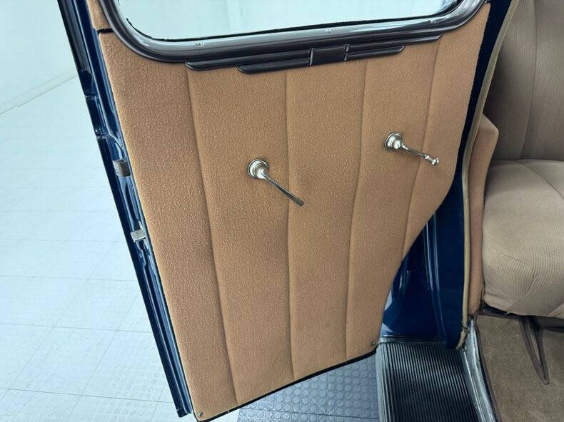 1936 Ford Deluxe