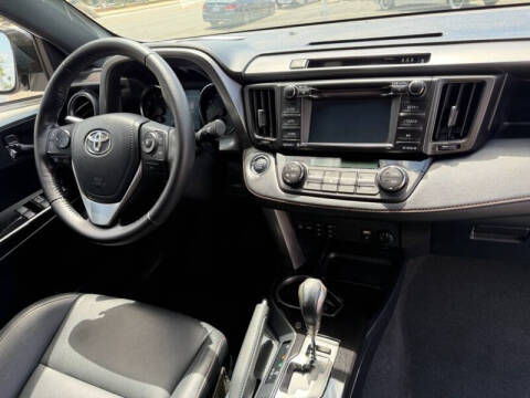 2017 Toyota RAV4 SE