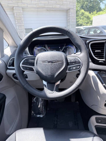 2023 Chrysler Pacifica Touring L
