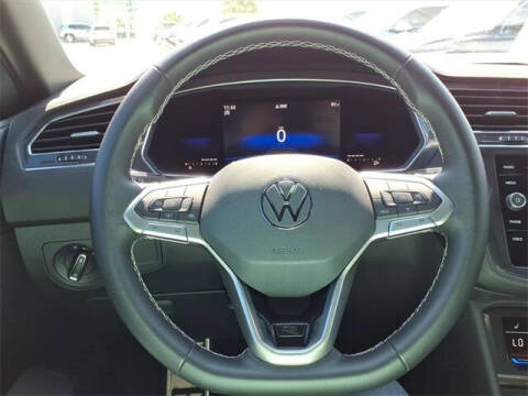 2023 Volkswagen Tiguan SE R-Line Black