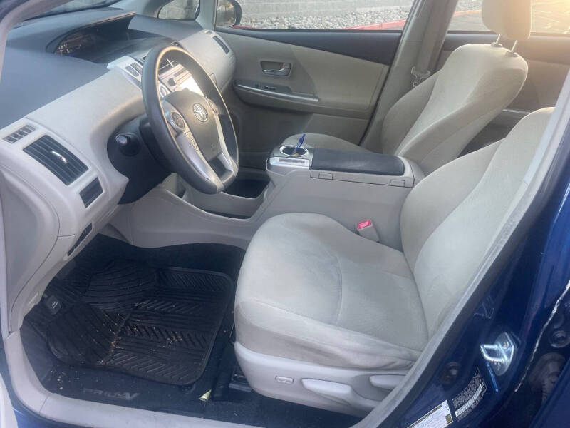 2013 Toyota Prius v Three