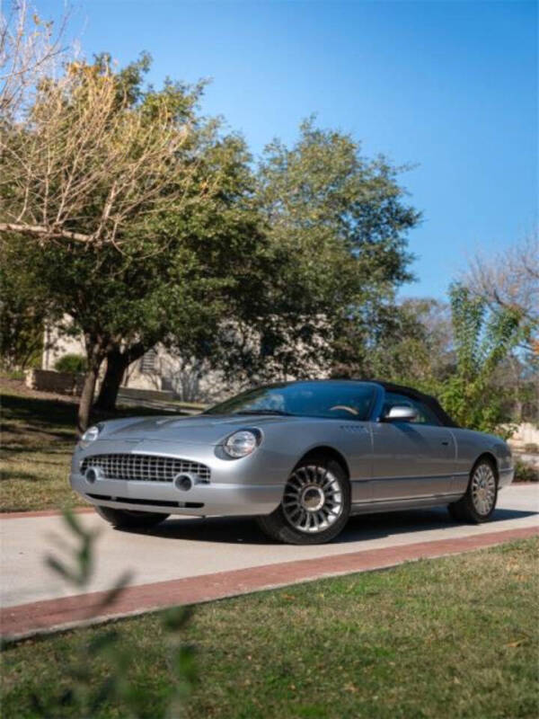 2002 Ford Thunderbird Deluxe