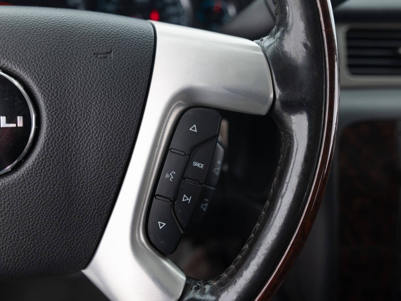 Used Car 2011 Gmc Yukon Xl  Denali Awd Xl 4dr Suv For Sale Under $15,000 In Coal City, Illinois