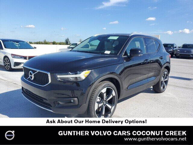 2021 Volvo XC40 T5 Momentum