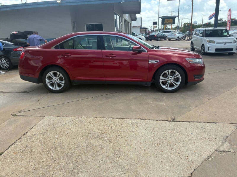 2015 Ford Taurus SEL