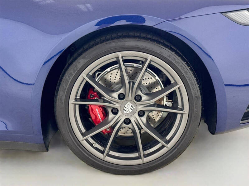 2022 Porsche 911 Carrera 4 GTS