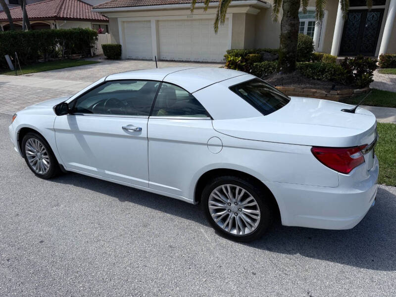 2011 Chrysler 200 Limited