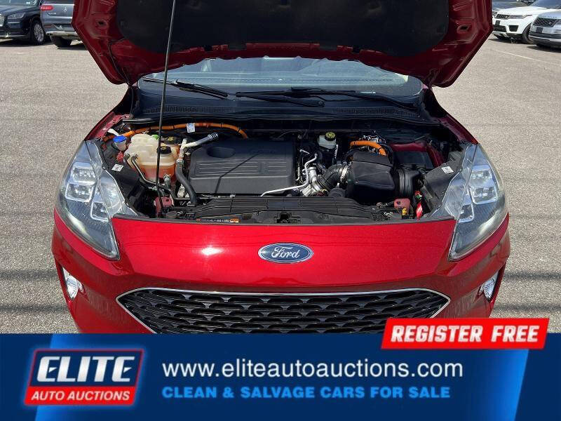 2020 Ford Escape Hybrid Titanium
