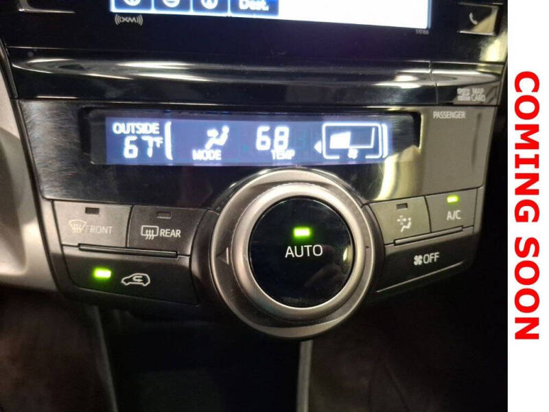 2017 Toyota Prius v Five