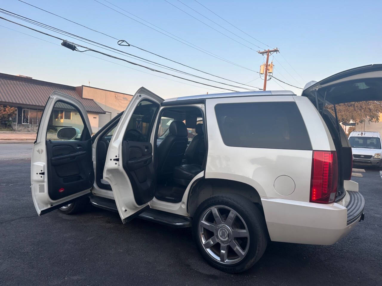 2008 Cadillac Escalade for sale at Sarenco Auto Inc in Dallas, TX