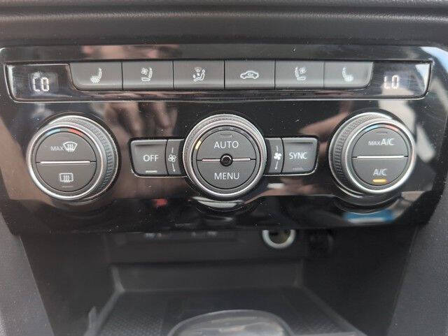 2024 Volkswagen Taos SEL 4Motion