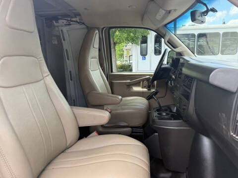 2023 Chevrolet Express 3500
