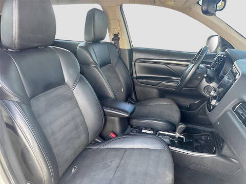 2020 Mitsubishi Outlander SE