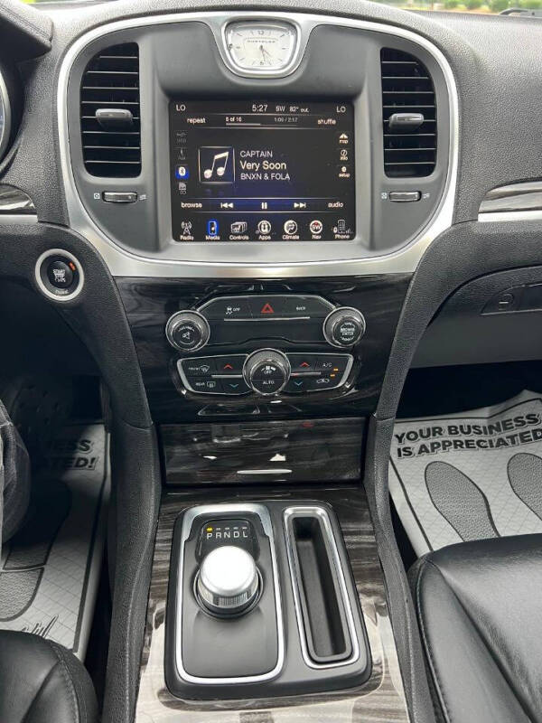 2015 Chrysler 300 Limited