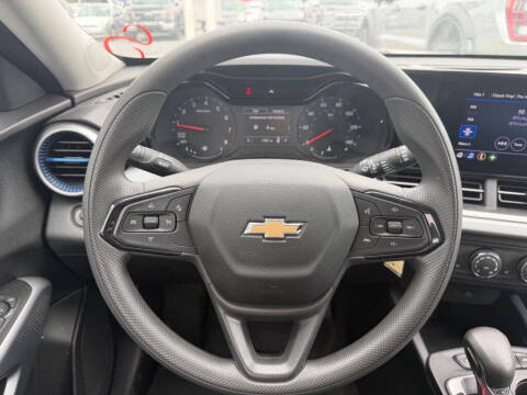 2025 Chevrolet Trax LS
