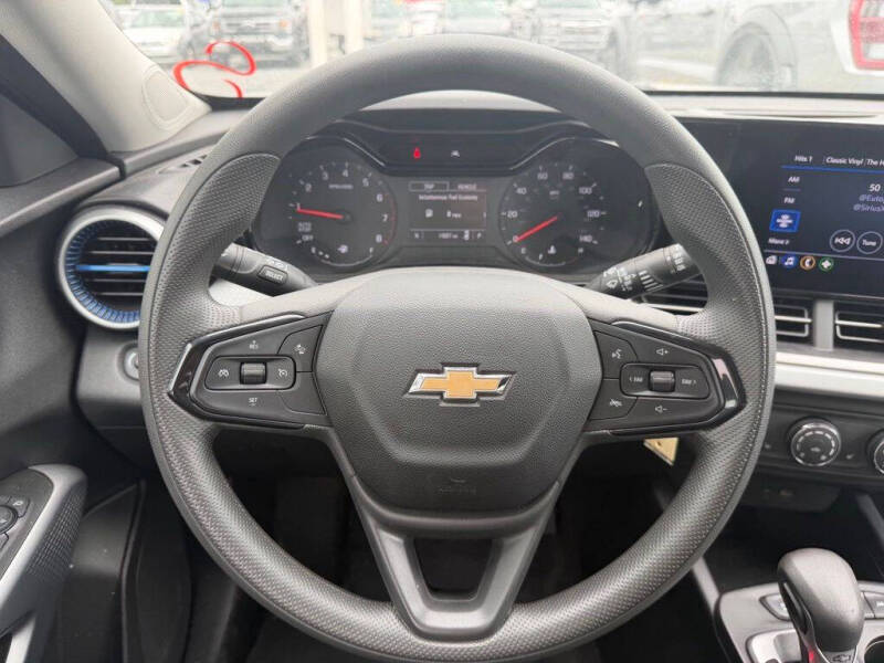 2025 Chevrolet Trax LS