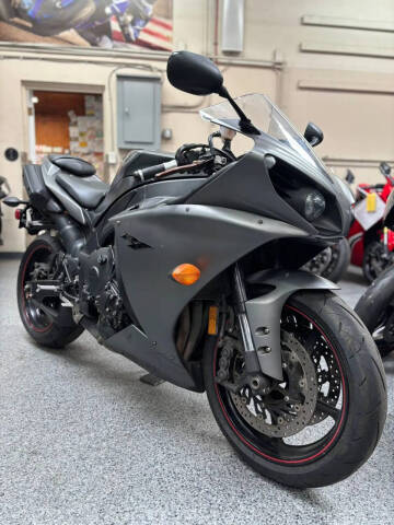 2013 Yamaha YZF-R1