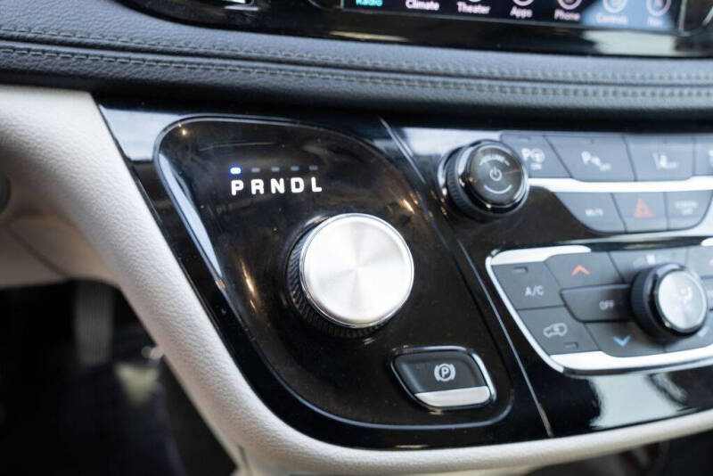 2018 Chrysler Pacifica Hybrid Limited