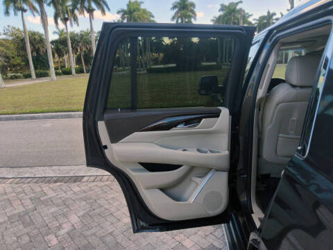 2016 Cadillac Escalade Luxury Collection