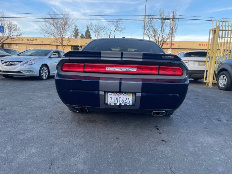2014 Dodge Challenger SRT8