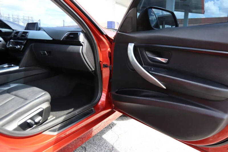 2018 BMW 3 Series 320i